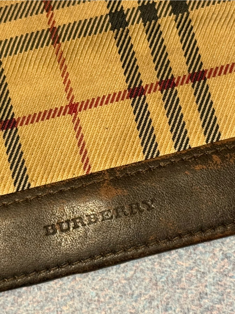 Burberry Nova Check Vintage Key Holder Leather with Embossed Logo with COA - Picture 8 of 11